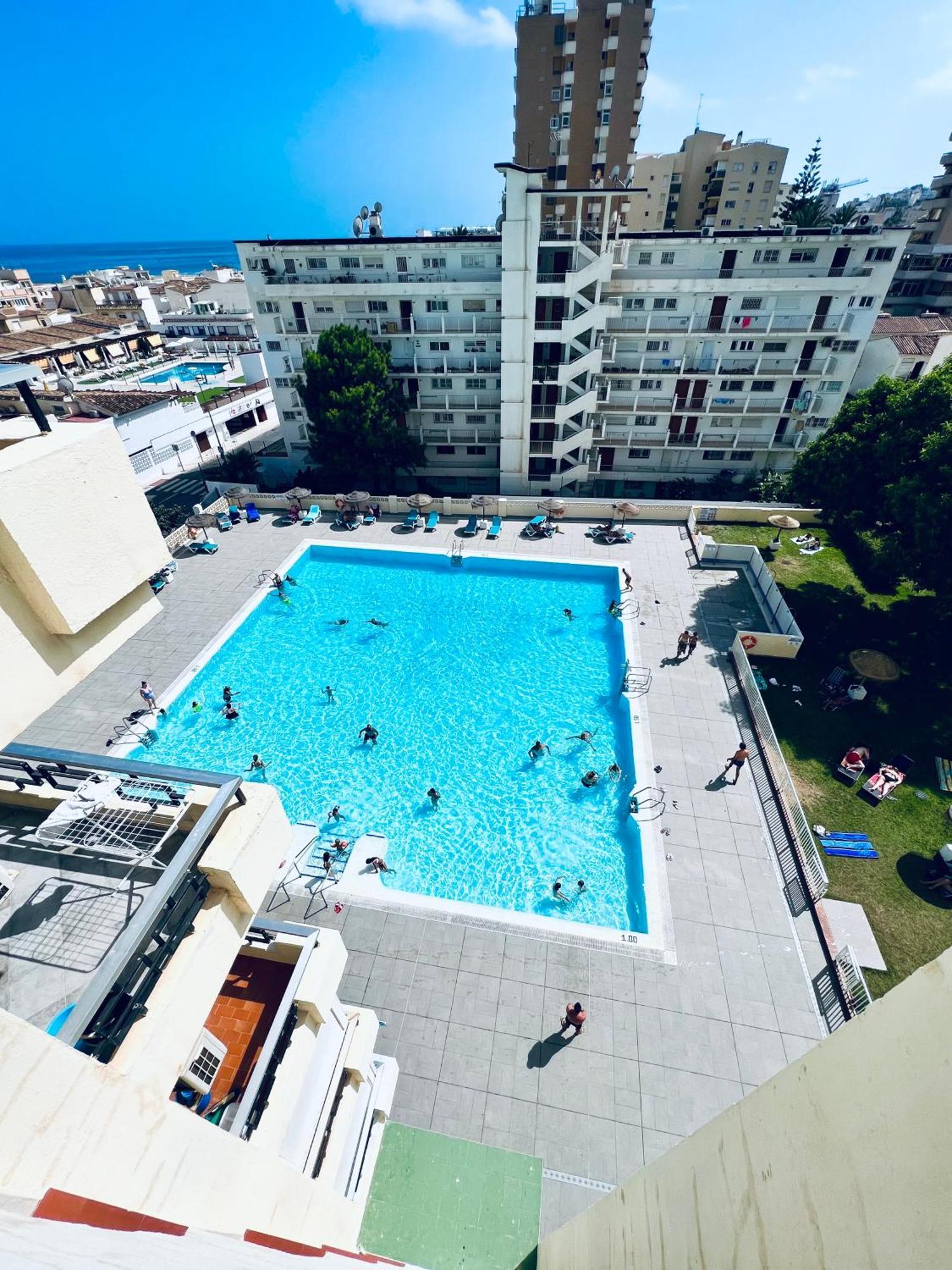 شقة Torremolinos Carihuela Nucleo Cristal المظهر الخارجي الصورة